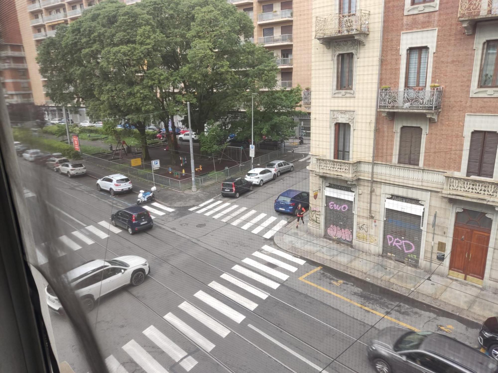Apartment Near Metro Турин Экстерьер фото